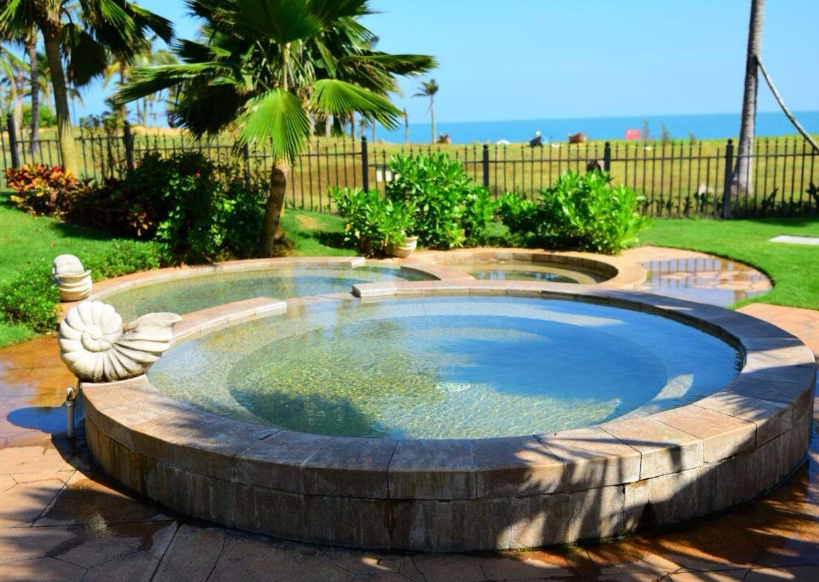 凝心聚力，再創(chuàng  )輝煌---公司組織到溫泉假日酒店團建活動(dòng)